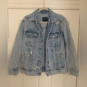 Abercrombie & Fitch Distressed Denim Jacket Size Medium